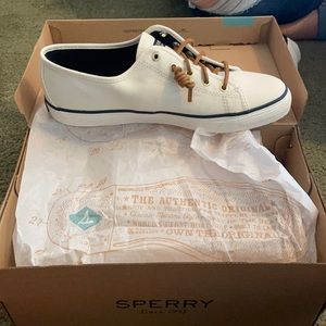 Ivory sperry woman’s shoe!